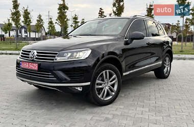 Внедорожник / Кроссовер Volkswagen Touareg 2016 в Ирпене