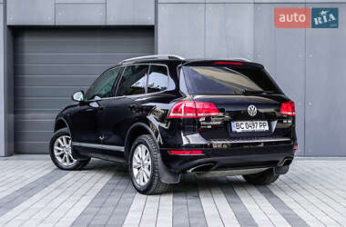 Позашляховик / Кросовер Volkswagen Touareg 2012 в 