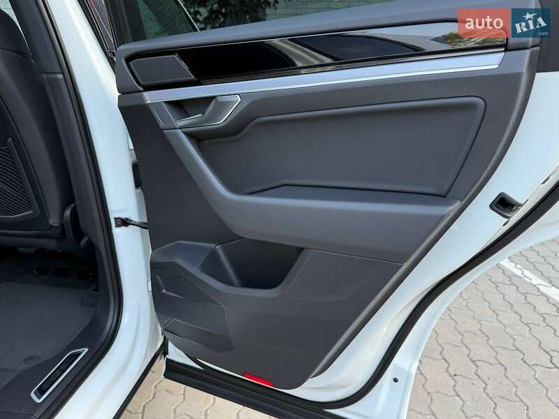 Внедорожник / Кроссовер Volkswagen Touareg 2022 в Ровно