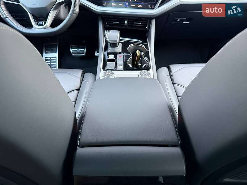 Внедорожник / Кроссовер Volkswagen Touareg 2022 в Ровно