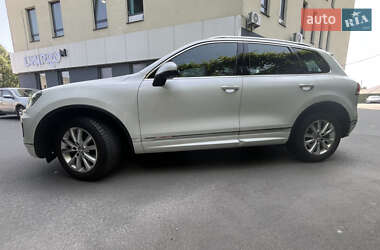 Внедорожник / Кроссовер Volkswagen Touareg 2018 в 