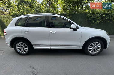 Внедорожник / Кроссовер Volkswagen Touareg 2018 в 