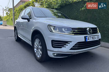 Внедорожник / Кроссовер Volkswagen Touareg 2018 в 