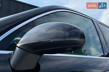 Внедорожник / Кроссовер Volkswagen Touareg 2011 в 