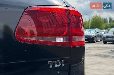Внедорожник / Кроссовер Volkswagen Touareg 2011 в 