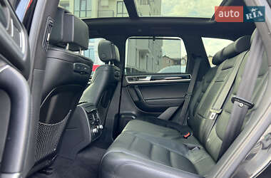 Внедорожник / Кроссовер Volkswagen Touareg 2015 в 