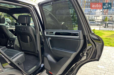 Внедорожник / Кроссовер Volkswagen Touareg 2015 в 