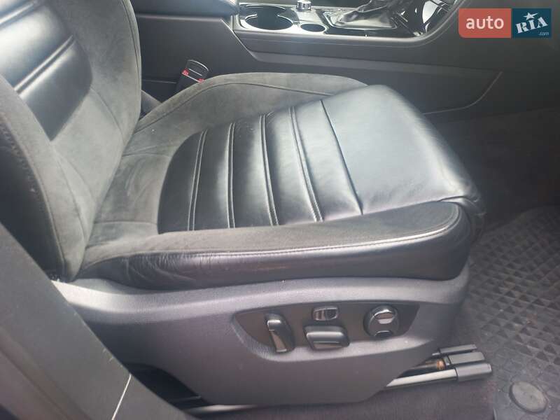 Внедорожник / Кроссовер Volkswagen Touareg 2011 в Шептицькому