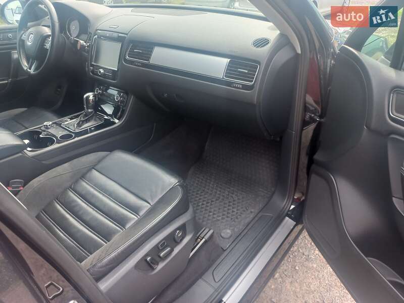 Внедорожник / Кроссовер Volkswagen Touareg 2011 в Шептицькому