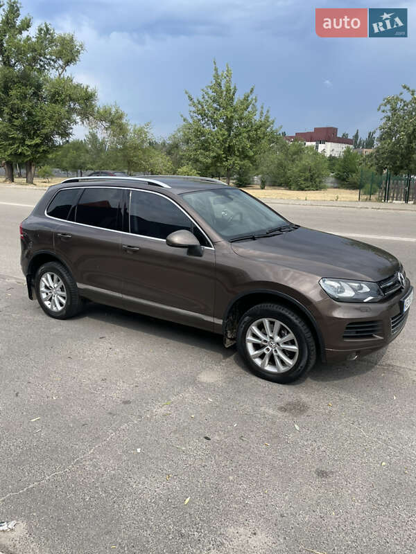 Внедорожник / Кроссовер Volkswagen Touareg 2010 в Кривом Роге