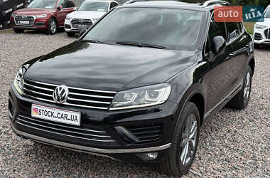 Позашляховик / Кросовер Volkswagen Touareg 2015 в Києві