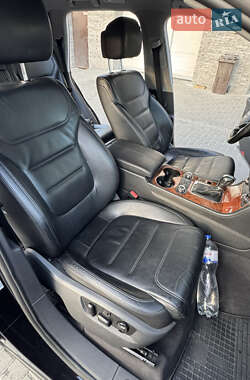 Внедорожник / Кроссовер Volkswagen Touareg 2010 в 