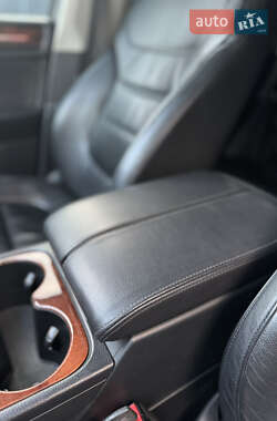 Внедорожник / Кроссовер Volkswagen Touareg 2010 в 