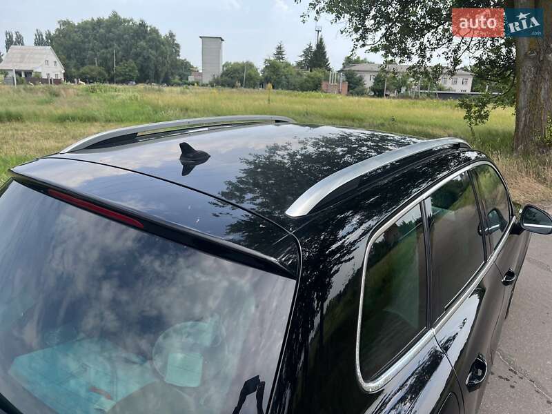 Внедорожник / Кроссовер Volkswagen Touareg 2011 в Броварах