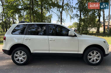 Внедорожник / Кроссовер Volkswagen Touareg 2010 в 