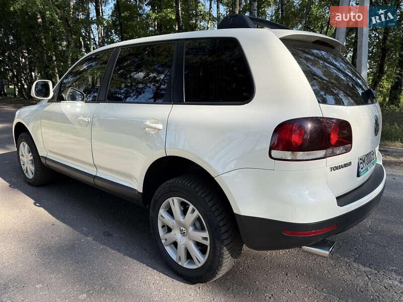 Внедорожник / Кроссовер Volkswagen Touareg 2010 в Ахтырке