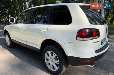 Внедорожник / Кроссовер Volkswagen Touareg 2010 в 