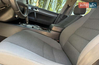 Внедорожник / Кроссовер Volkswagen Touareg 2010 в 