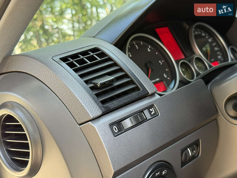 Внедорожник / Кроссовер Volkswagen Touareg 2010 в Ахтырке