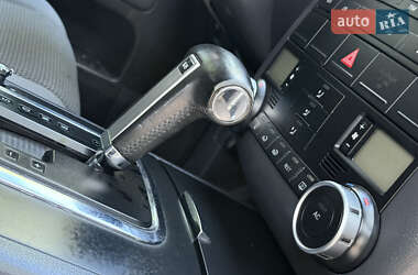 Внедорожник / Кроссовер Volkswagen Touareg 2010 в 