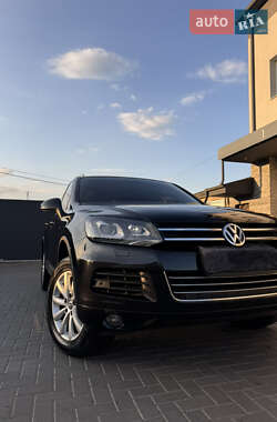 Позашляховик / Кросовер Volkswagen Touareg 2010 в Рівному