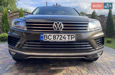 Внедорожник / Кроссовер Volkswagen Touareg 2017 в 