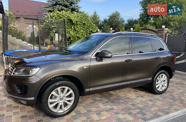 Внедорожник / Кроссовер Volkswagen Touareg 2017 в 