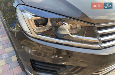 Внедорожник / Кроссовер Volkswagen Touareg 2017 в 