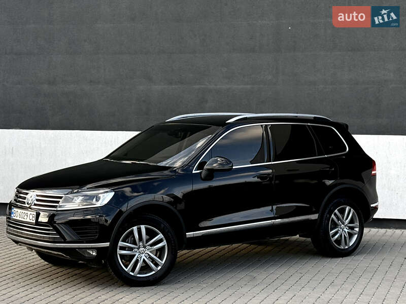 Внедорожник / Кроссовер Volkswagen Touareg 2015 в Тернополе