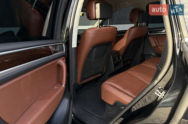 Внедорожник / Кроссовер Volkswagen Touareg 2015 в 