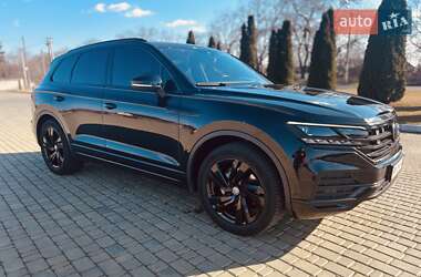 Позашляховик / Кросовер Volkswagen Touareg 2018 в Одесі