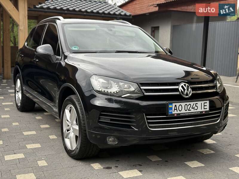 Позашляховик / Кросовер Volkswagen Touareg 2011 в Міжгір'ї