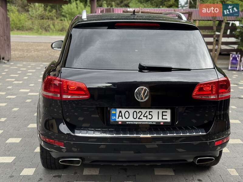 Позашляховик / Кросовер Volkswagen Touareg 2011 в Міжгір'ї