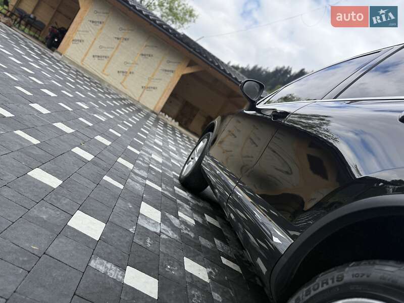 Позашляховик / Кросовер Volkswagen Touareg 2011 в Міжгір'ї