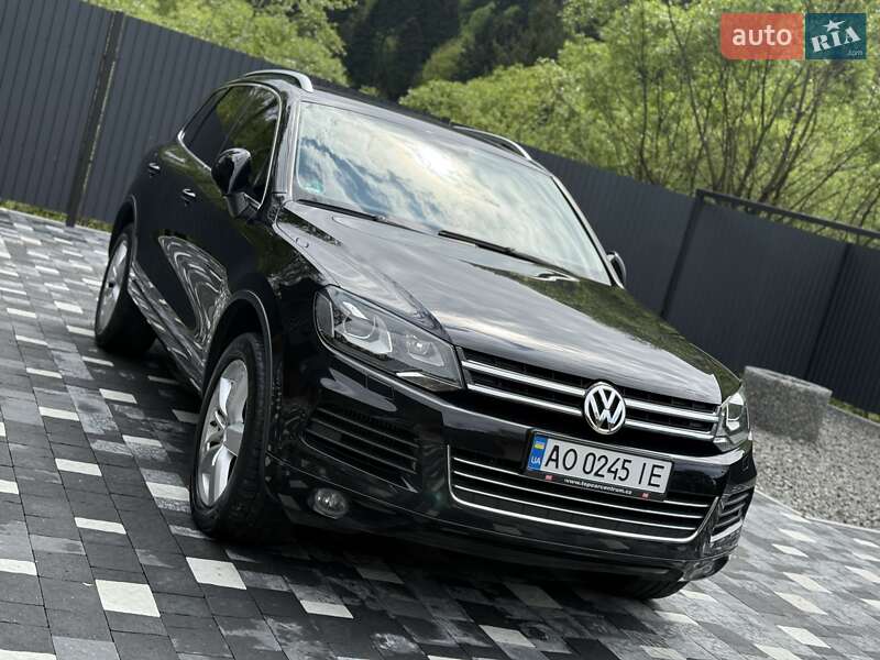 Позашляховик / Кросовер Volkswagen Touareg 2011 в Міжгір'ї