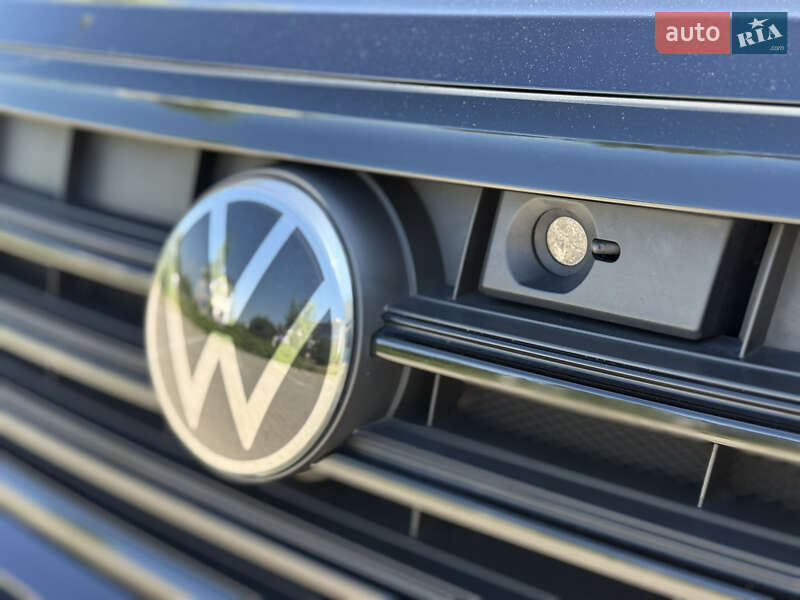 Позашляховик / Кросовер Volkswagen Touareg 2021 в Хмельницькому