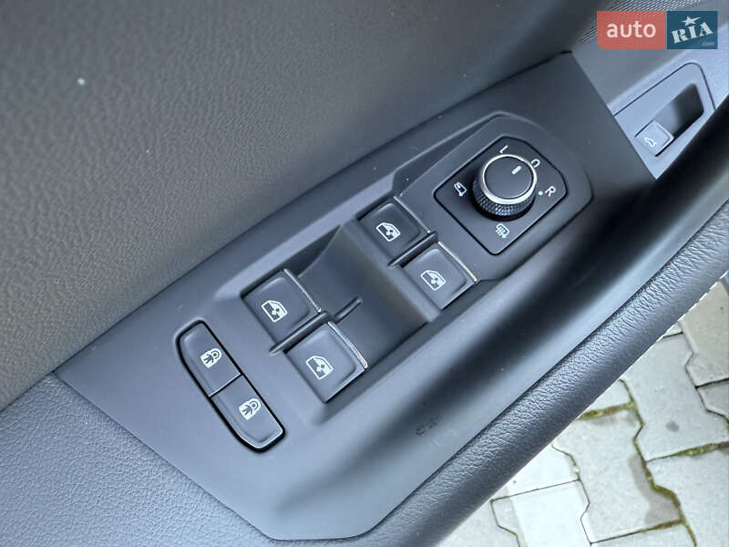 Позашляховик / Кросовер Volkswagen Touareg 2021 в Хмельницькому