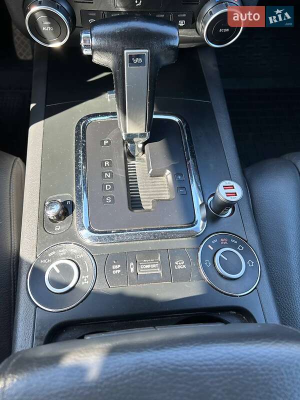 Внедорожник / Кроссовер Volkswagen Touareg 2006 в Хмельницком