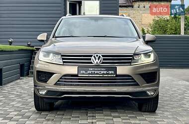 Внедорожник / Кроссовер Volkswagen Touareg 2017 в 