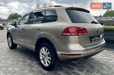 Внедорожник / Кроссовер Volkswagen Touareg 2017 в 