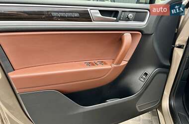 Внедорожник / Кроссовер Volkswagen Touareg 2017 в 