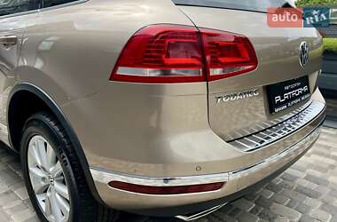 Внедорожник / Кроссовер Volkswagen Touareg 2017 в 