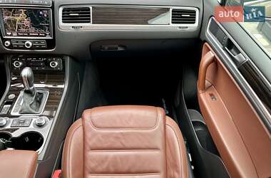 Внедорожник / Кроссовер Volkswagen Touareg 2017 в 