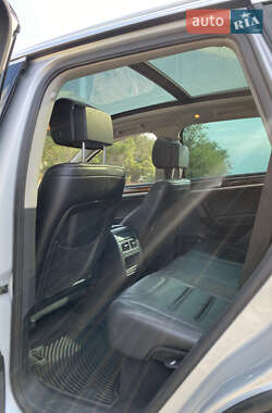 Внедорожник / Кроссовер Volkswagen Touareg 2011 в 
