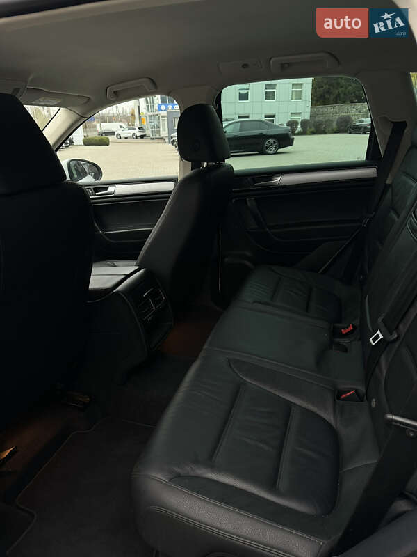 Внедорожник / Кроссовер Volkswagen Touareg 2017 в Виннице