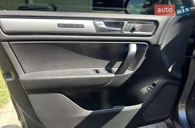 Внедорожник / Кроссовер Volkswagen Touareg 2011 в 