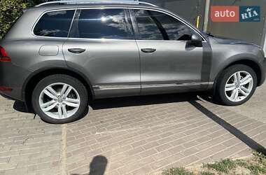 Внедорожник / Кроссовер Volkswagen Touareg 2011 в 