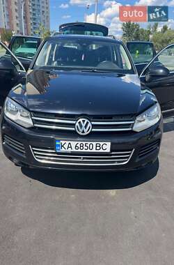 Внедорожник / Кроссовер Volkswagen Touareg 2011 в Киеве