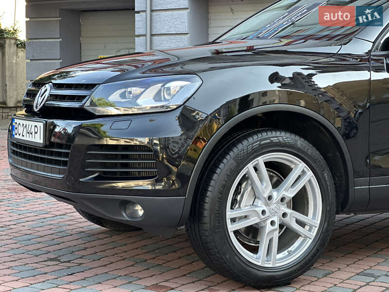 Позашляховик / Кросовер Volkswagen Touareg 2012 в Івано-Франківську