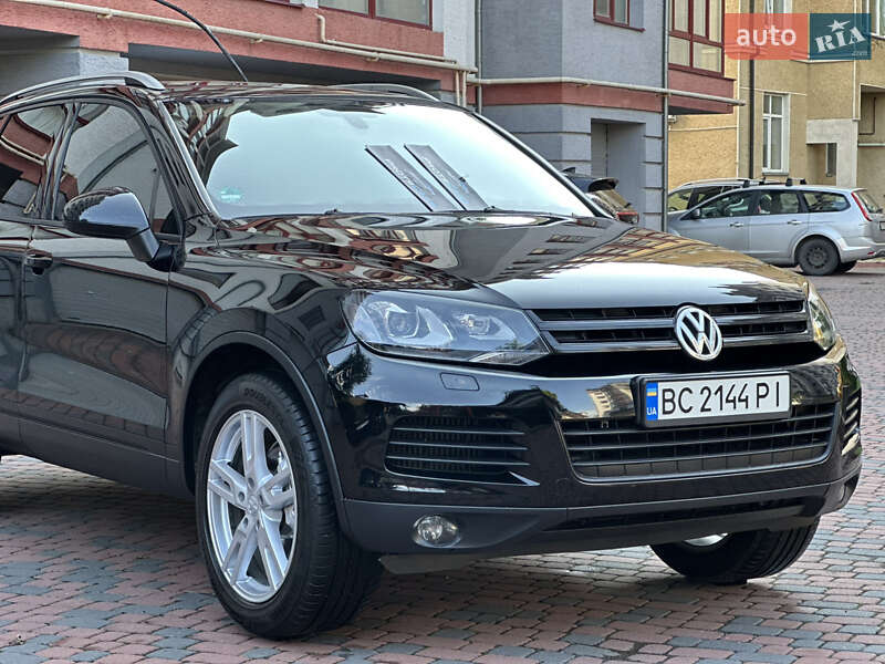 Позашляховик / Кросовер Volkswagen Touareg 2012 в Івано-Франківську